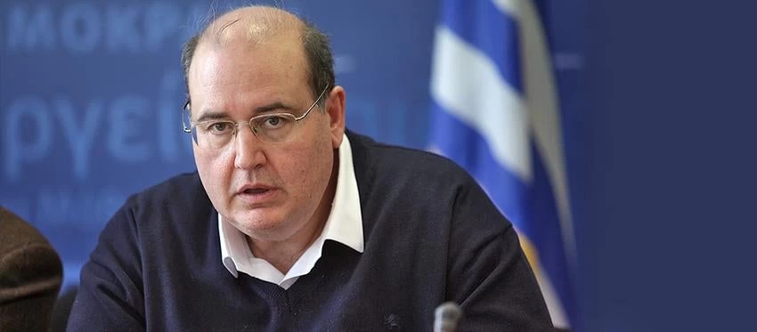 Στο «Γ. Γεννηματάς» ο Νίκος Φίλης για δύσκολη χειρουργική επέμβαση